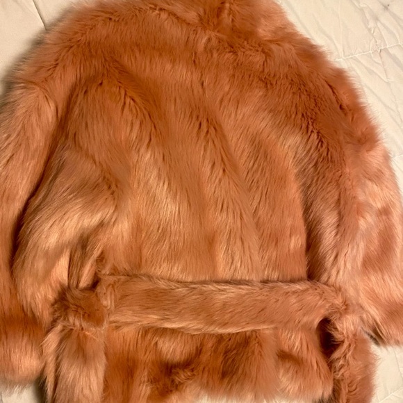 Fabulously Fluffy - Picture 2 of 3